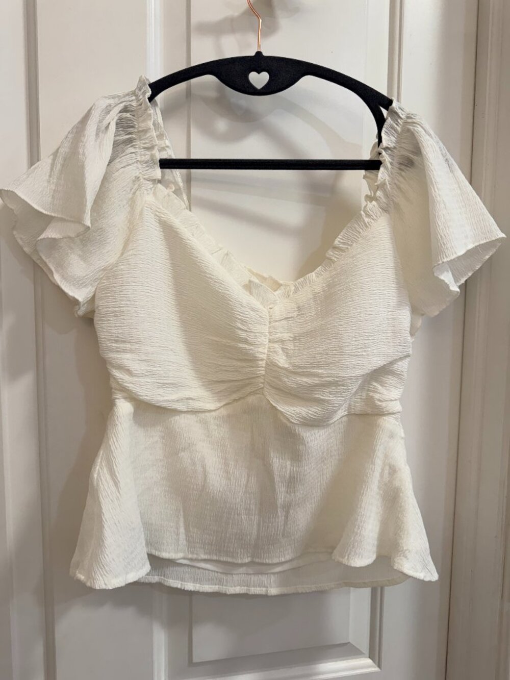 NWT ASTR Cinched Bust Flutter Sleeve Top L